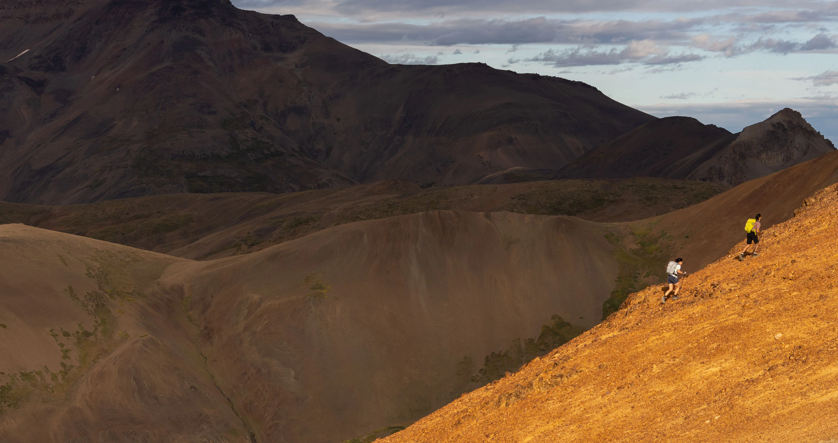 S21 - Gift Guide Banner Hiking