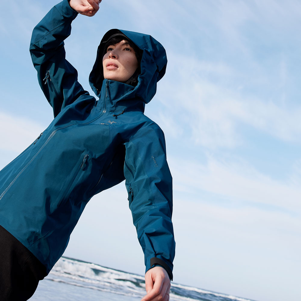アウトドア クロージング Gore Tex ジャケット アウターウェア Arc Teryx